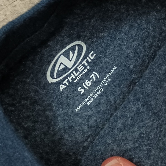 ATHLETIC WORKS Sweatshirt - Picture 2 of 3